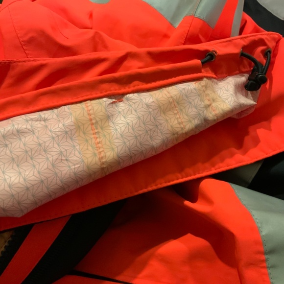 Delta Airlines Waterproof Hooded Reflective Jacket Size XXL (by Lands End) - Picture 12 of 13